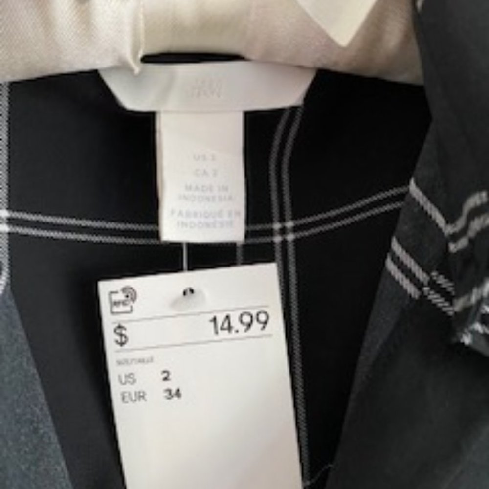 H&M Brand - Lightweight Long sleeve, Sz 2, Black and white plaid pattern - Picture 3 of 4
